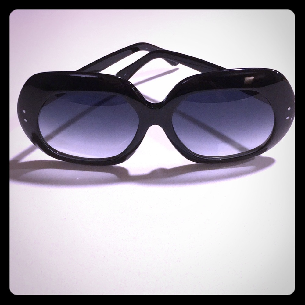 Vera Wang Luxe Sunglasses